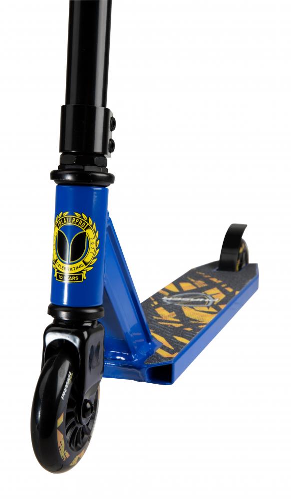 Il y a la photo de la blazer pro phaser 2 bleu