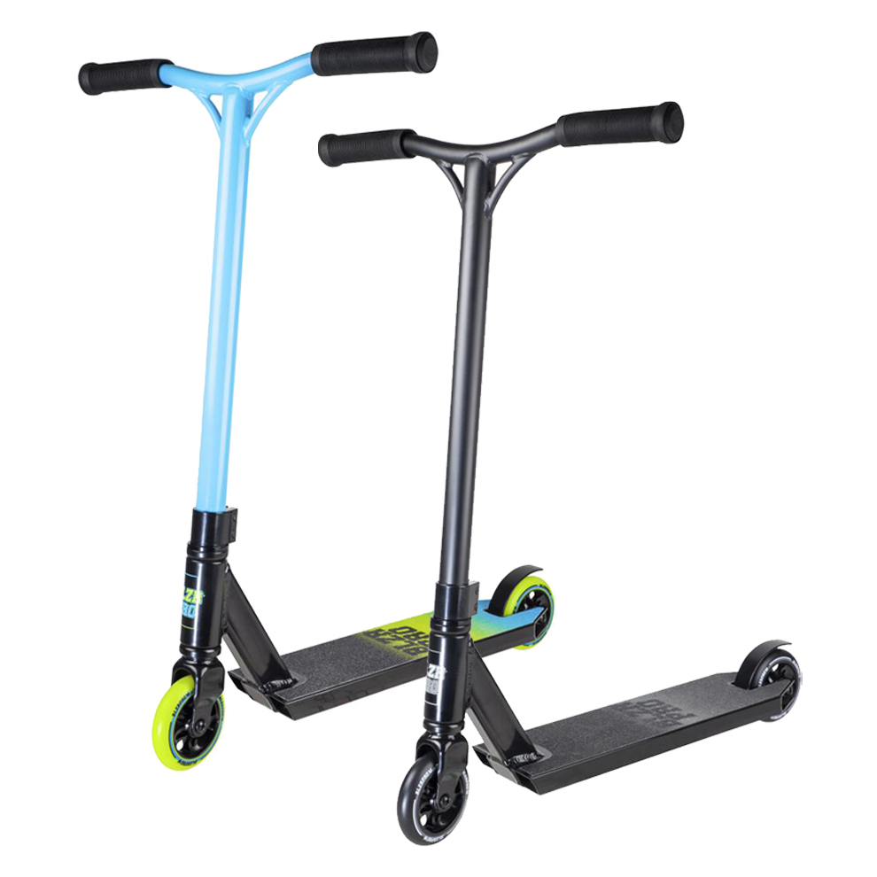 Les deux trottinettes Blazer pro shift mini bleu et noir